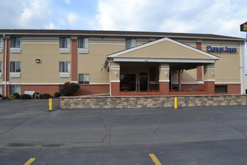 Countryside Inn & Suites Omaha East-Council Bluffs Ia Екстериор снимка