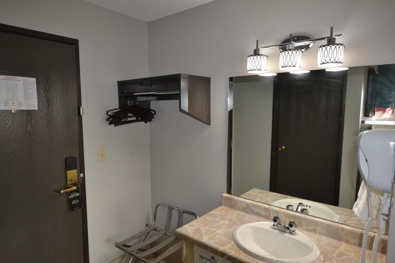 Countryside Inn & Suites Omaha East-Council Bluffs Ia Екстериор снимка